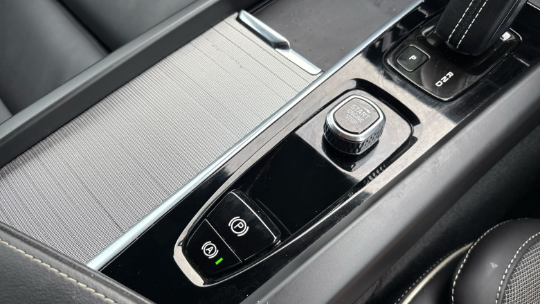 Volvo Xc60 2.0 B4D R DESIGN 5dr AWD Geartronic Diesel Estate